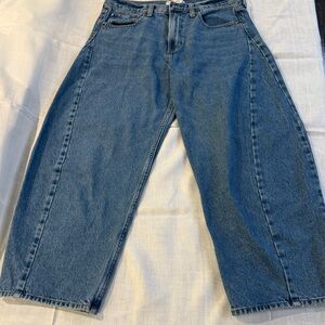 Abercrombie & Fitch Barrel Leg Mid rise Size 10/30 Very Good Condition Quality